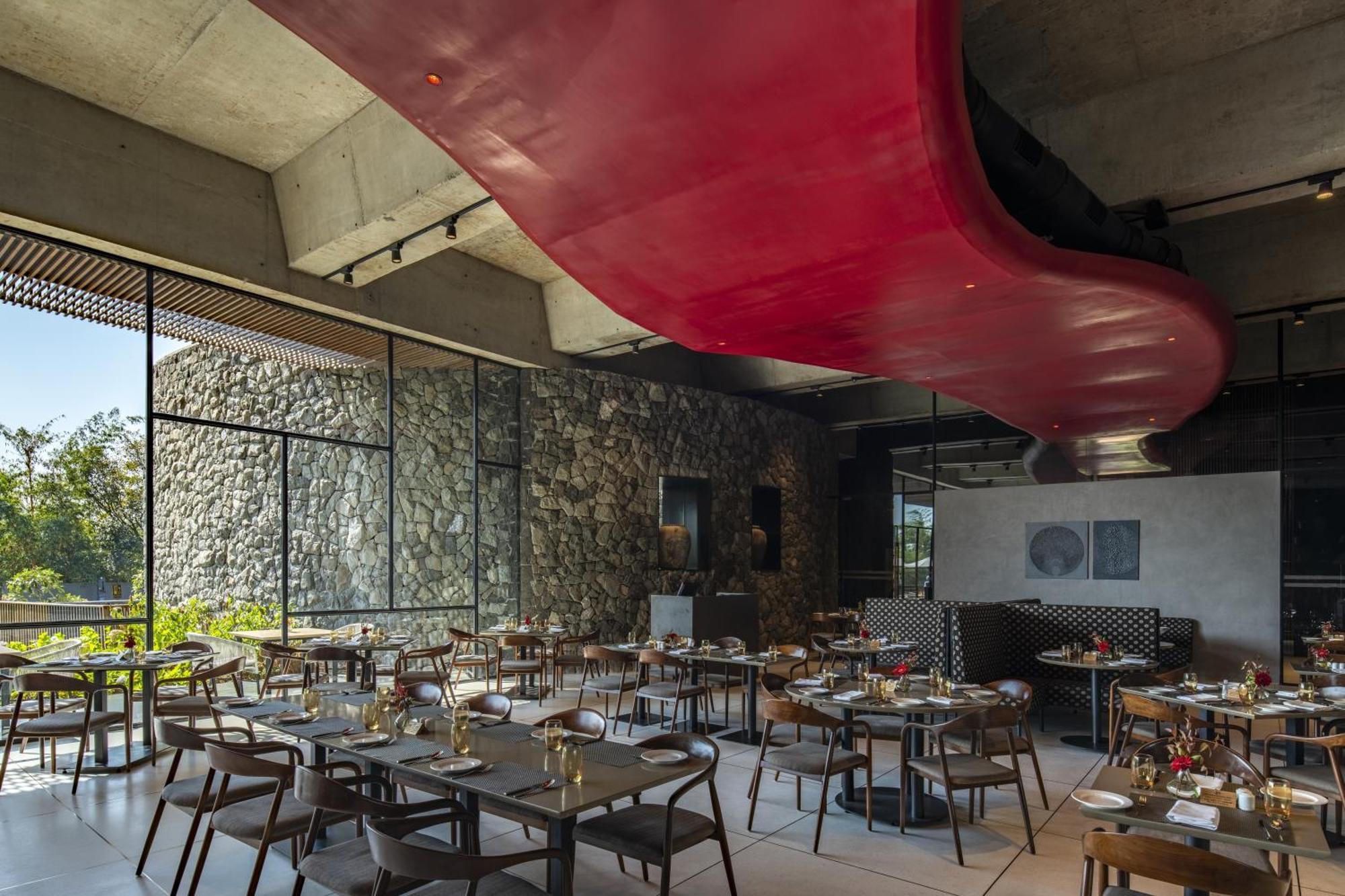 Radisson Resort And Spa Lonavala Exterior foto Interior of the restaurant